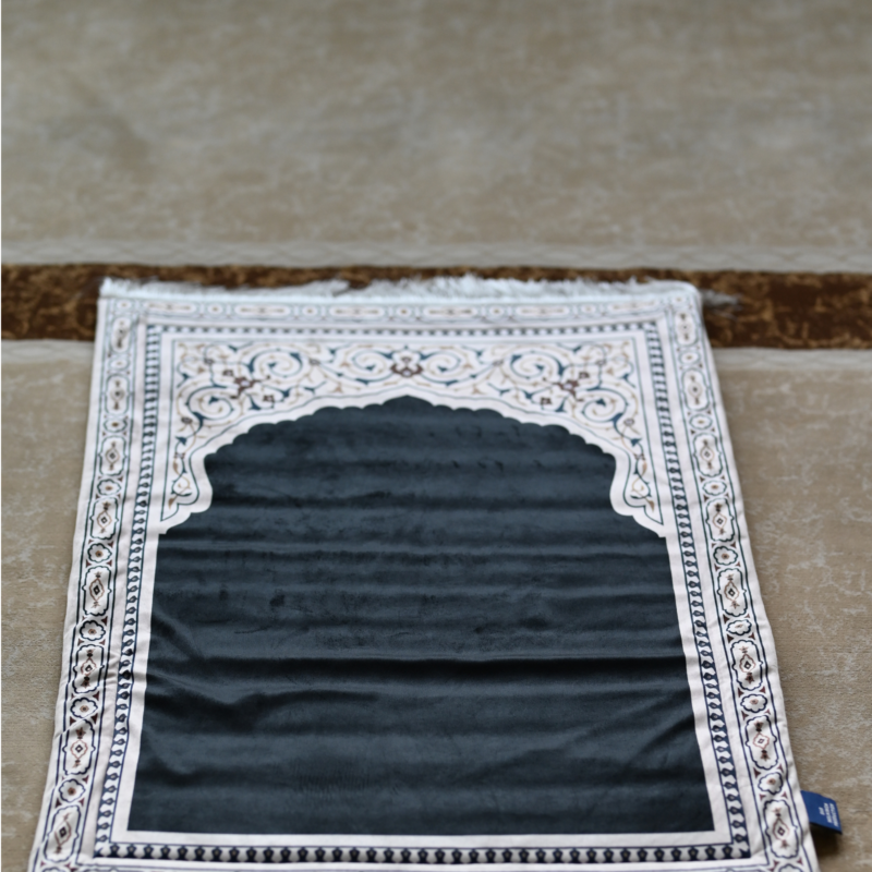 Go through with your spiritual journey with this new prayer mat that will make you feel the epitome of comfortability and protection in your prayer time. Excellent quality at an affordable price, these mats are sure to bring a smile to your face and help you center yourself during your spiritual times.